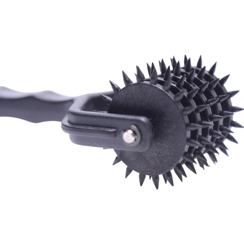 Master Series 5 Row Spiked Pinwheel, Black